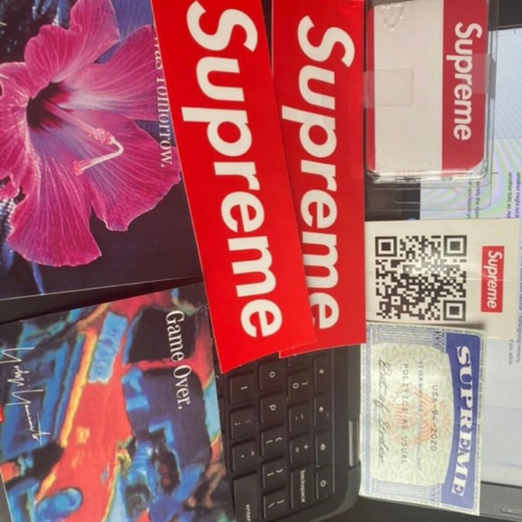 Supreme - Picture 1 of 1